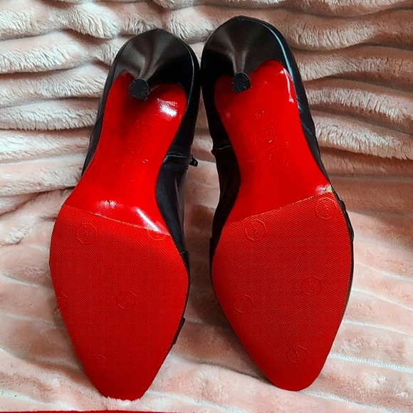 CHRISTIAN LOUBOUTIN VINTAGE BOOTIES - Picture 2 of 9